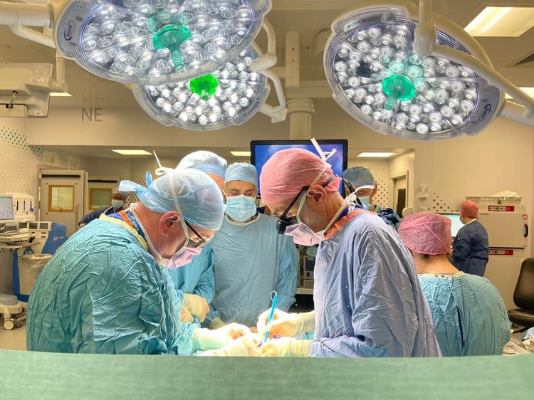 Twins in surgery