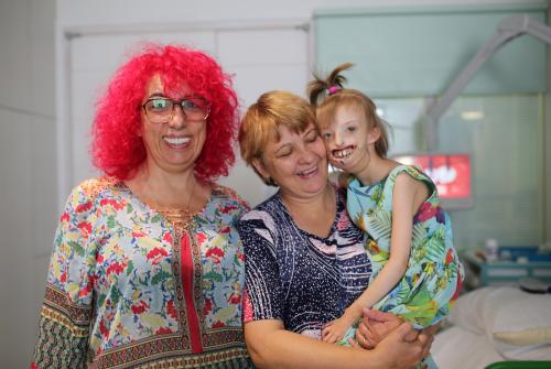 Ella, from Anglomedical, Elena and her daughter Darina at GOSH 