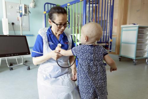 Jinhua and patient on ward 